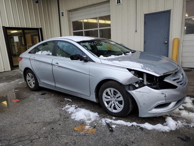 5NPEB4AC1DH600650 - 2013 HYUNDAI SONATA GLS SILVER photo 4