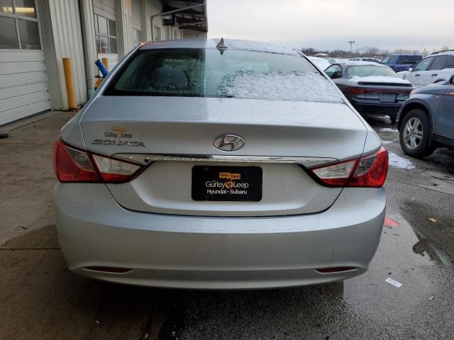 5NPEB4AC1DH600650 - 2013 HYUNDAI SONATA GLS SILVER photo 6