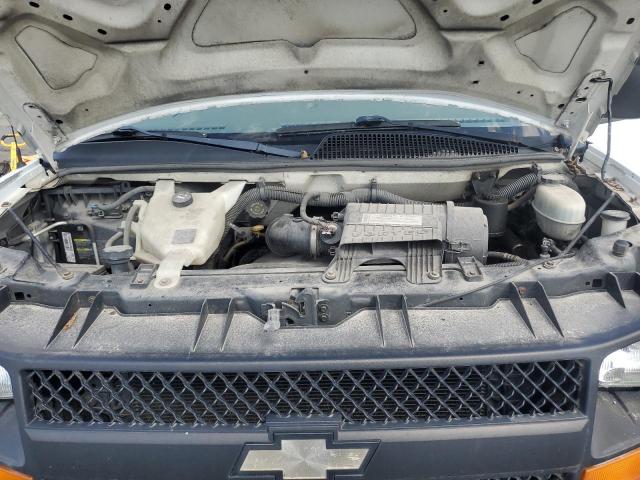 1GCFG15X381216996 - 2008 CHEVROLET EXPRESS G1 WHITE photo 12