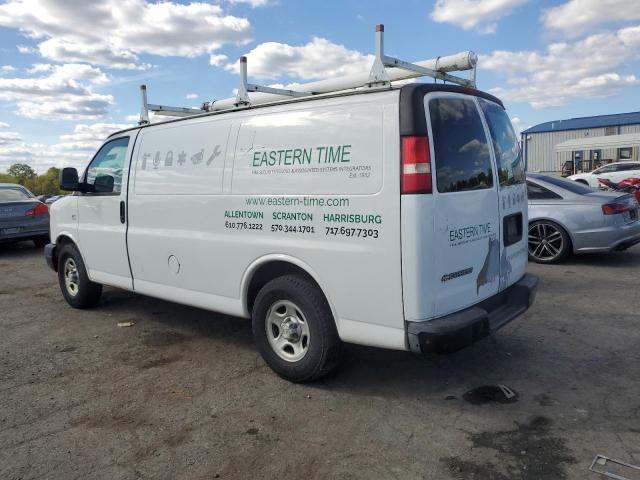 1GCFG15X381216996 - 2008 CHEVROLET EXPRESS G1 WHITE photo 2