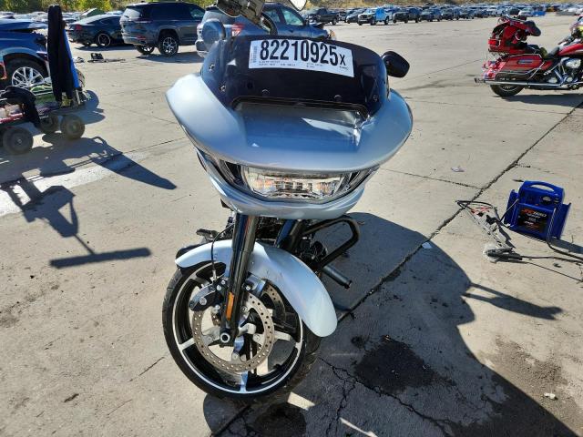 1HD1KH713RB654437 - 2024 HARLEY-DAVIDSON FLTRX SILVER photo 2