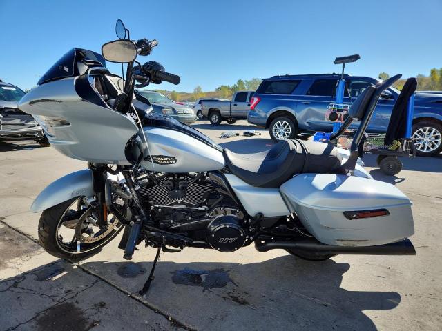 1HD1KH713RB654437 - 2024 HARLEY-DAVIDSON FLTRX SILVER photo 3