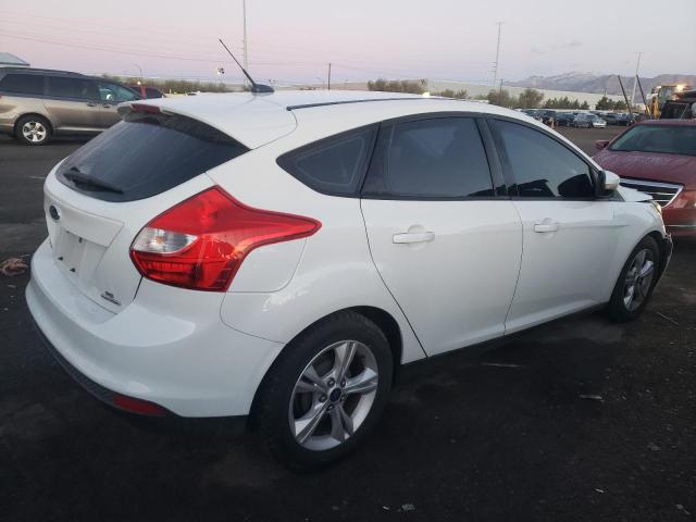 1FADP3K23EL400935 - 2014 FORD FOCUS SE WHITE photo 3