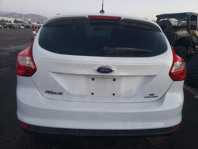 1FADP3K23EL400935 - 2014 FORD FOCUS SE WHITE photo 6