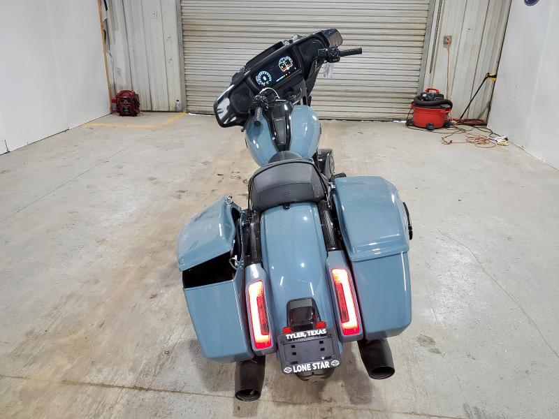 1HD1KB715RB615622 - 2024 HARLEY-DAVIDSON FLHX 灰色 照片 4