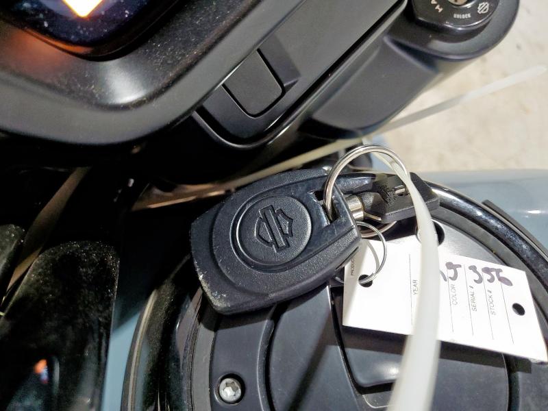 1HD1KB715RB615622 - 2024 HARLEY-DAVIDSON FLHX 灰色 照片 8