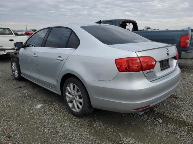 3VWD17AJ1EM238617 - 2014 VOLKSWAGEN JETTA SE SILVER photo 2