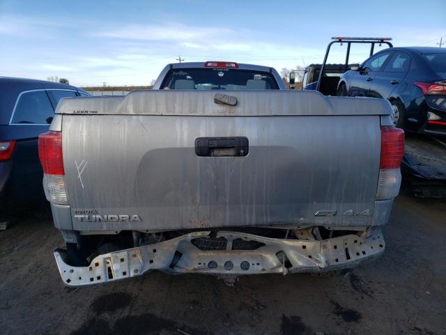 5TFCW5F18AX009837 - 2010 TOYOTA TUNDRA DOUBLE CAB SR5 SILVER photo 6