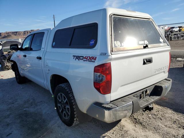 5TFDY5F16FX417047 - 2015 TOYOTA TUNDRA CREWMAX SR5 WHITE photo 2