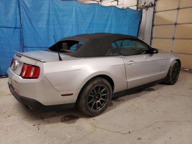 1ZVBP8EM1C5222453 - 2012 FORD MUSTANG SILVER photo 3