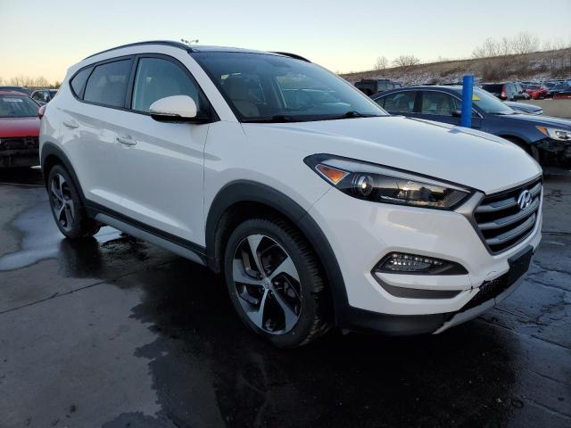 KM8J3CA22JU796494 - 2018 HYUNDAI TUCSON VALUE WHITE photo 4