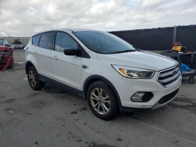 1FMCU0GDXHUC27884 - 2017 FORD ESCAPE SE Белый фото 4