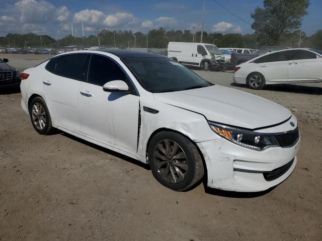 5XXGU4L30GG103038 - 2016 KIA OPTIMA EX WHITE photo 4
