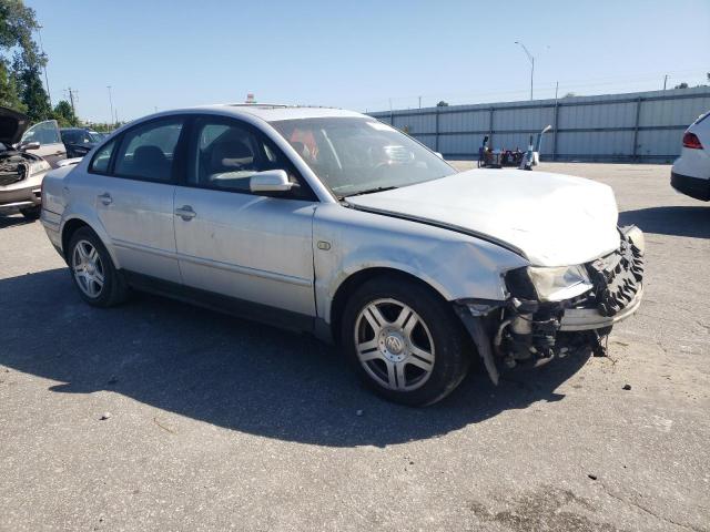 WVWPD23B6YE187013 - 2000 VOLKSWAGEN PASSAT GLX Gümüş fotoğraf 4