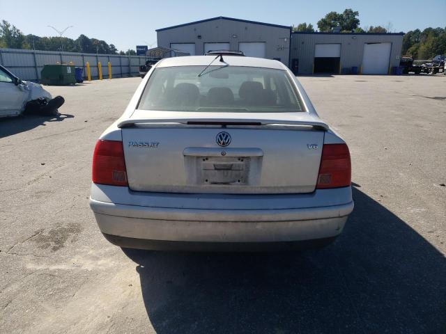 WVWPD23B6YE187013 - 2000 VOLKSWAGEN PASSAT GLX Gümüş fotoğraf 6