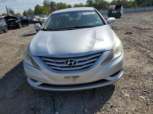 5NPEB4AC9CH447384 - 2012 HYUNDAI SONATA GLS SILVER photo 5