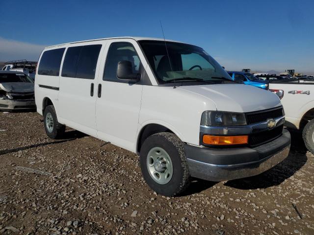 1GAZGYFG7C1171681 - 2012 CHEVROLET EXPRESS G3 LT WHITE photo 4