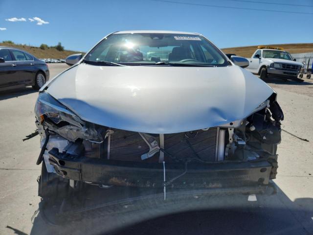 5YFBURHE2JP826616 - 2018 TOYOTA COROLLA L 银色 照片 5