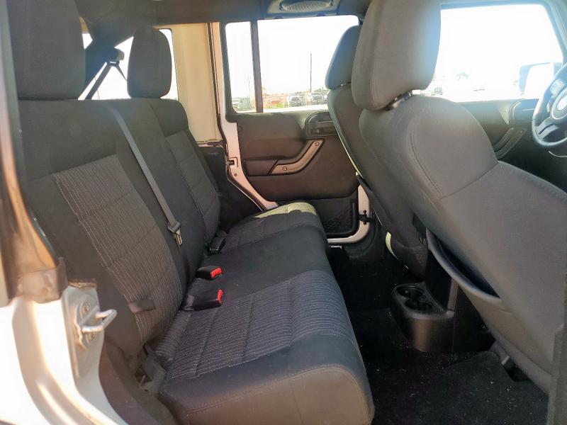 1J4BA3H10BL567017 - 2011 JEEP WRANGLER U SPORT Argent photo 11