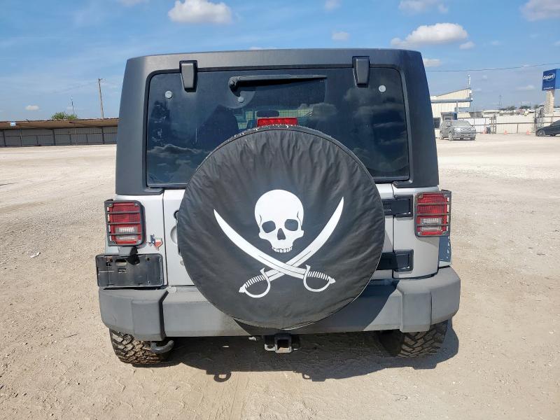 1J4BA3H10BL567017 - 2011 JEEP WRANGLER U SPORT Argent photo 6