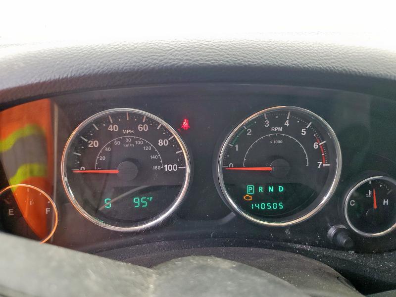 1J4BA3H10BL567017 - 2011 JEEP WRANGLER U SPORT Argent photo 9