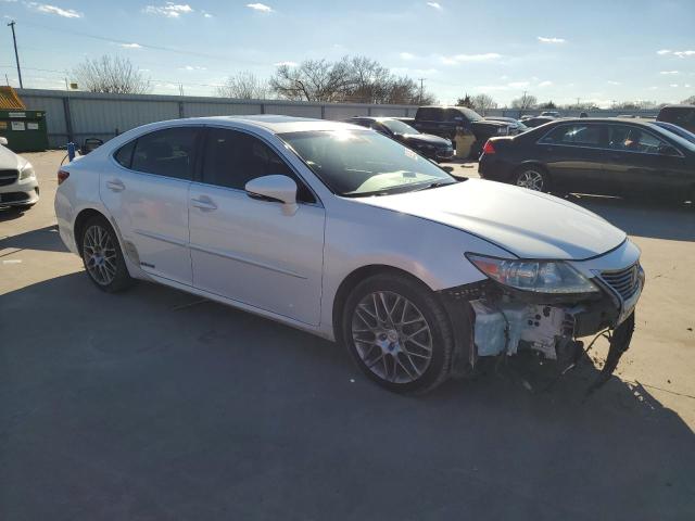 JTHBW1GG8D2015578 - 2013 LEXUS ES 300H WHITE photo 4