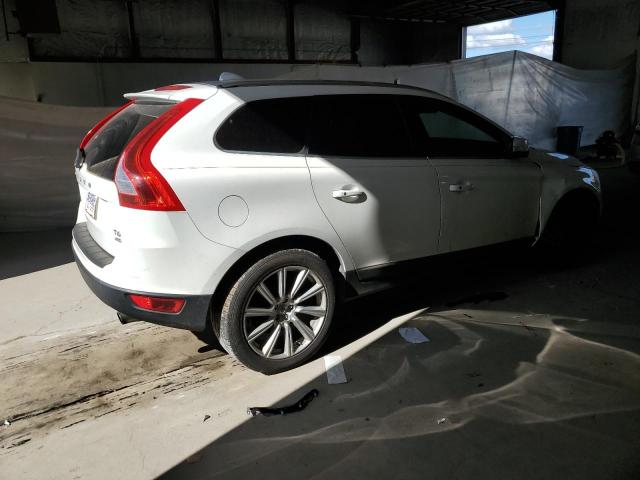 YV4902DZ7D2460369 - 2013 VOLVO XC60 T6 WHITE photo 3