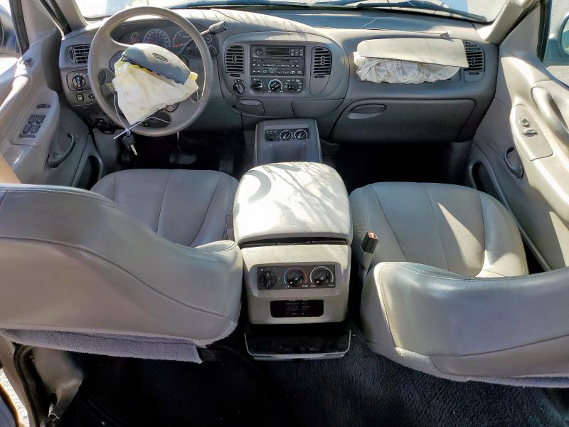 1FMFU16L41LB06386 - 2001 FORD EXPEDITION XLT თეთრი ფოტო 8