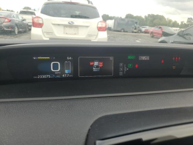 JTDKARFU8J3550597 - 2018 TOYOTA PRIUS WHITE photo 9