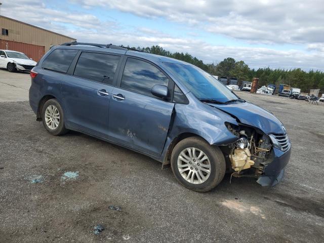 5TDYK3DC5FS527122 - 2015 TOYOTA SIENNA XLE BLUE photo 4