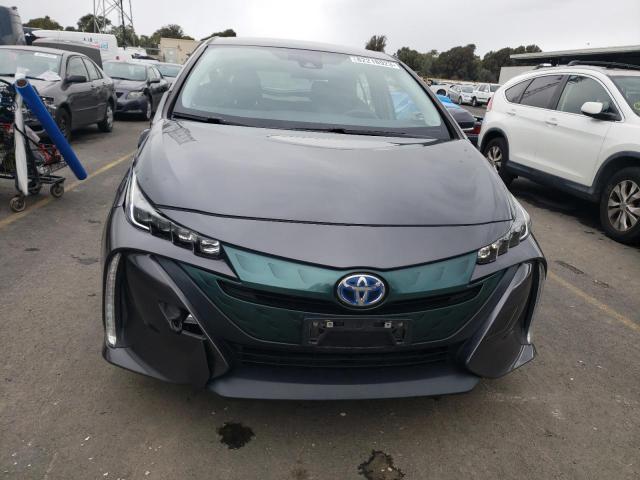 JTDKARFP0J3091320 - 2018 TOYOTA PRIUS PRIM GRAY photo 5