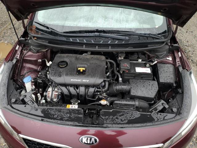 3KPFL4A70JE248584 - 2018 KIA FORTE LX PURPLE photo 11