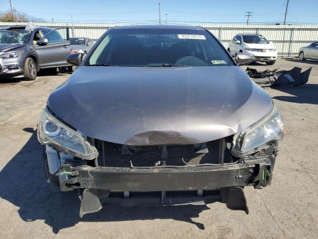 4T1BF1FK1HU356009 - 2017 TOYOTA CAMRY LE Մոխրագույն լուսանկար 5