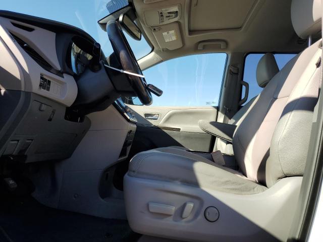 5TDYZ3DC6JS941269 - 2018 TOYOTA SIENNA XLE Белый фото 7