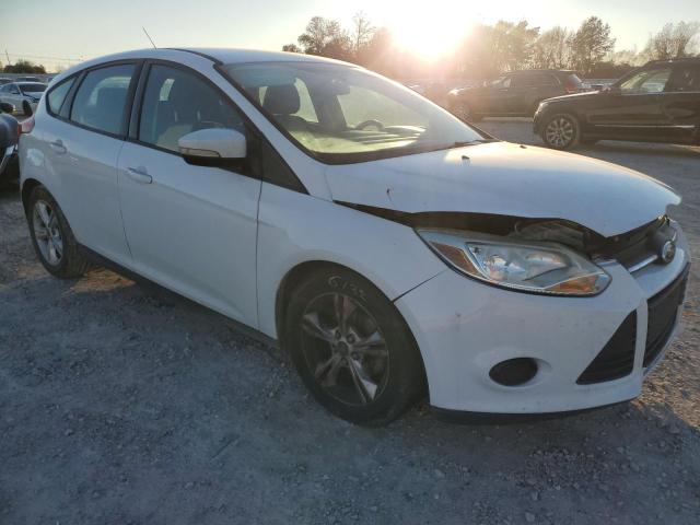 1FADP3K23EL272177 - 2014 FORD FOCUS SE WHITE photo 4