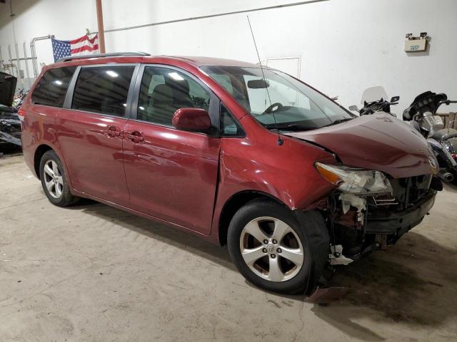 5TDKK3DC1DS386889 - 2013 TOYOTA SIENNA LE MAROON photo 4