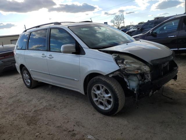 5TDBA22C05S054332 - 2005 TOYOTA SIENNA XLE WHITE photo 4