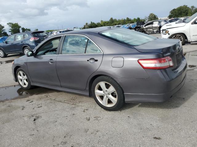 4T1BF3EK4BU767165 - 2011 TOYOTA CAMRY BASE Gri fotoğraf 2