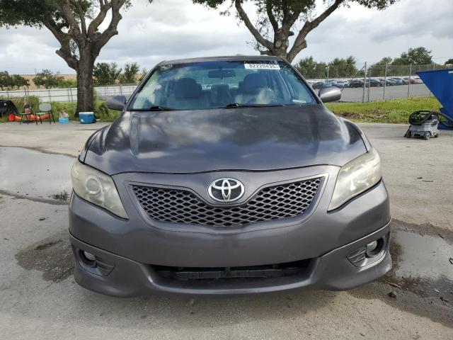 4T1BF3EK4BU767165 - 2011 TOYOTA CAMRY BASE Gri fotoğraf 5