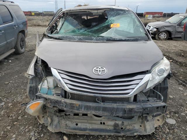 5TDDK3DC7GS140135 - 2016 TOYOTA SIENNA XLE CHARCOAL photo 12