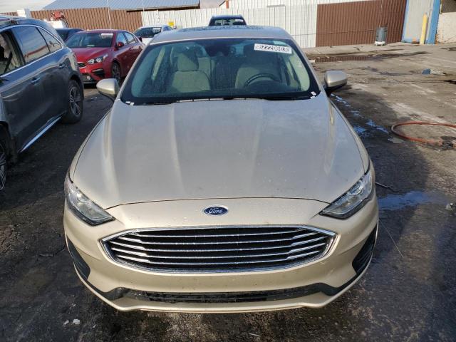 3FA6P0HD5KR160462 - 2019 FORD FUSION SE GOLD photo 5