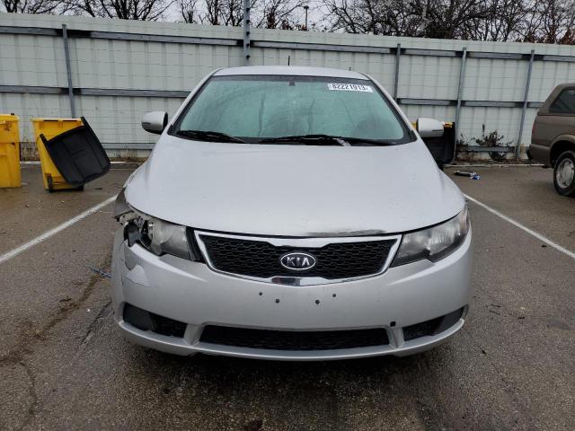 KNAFU5A23B5333260 - 2011 KIA FORTE EX SILVER photo 5