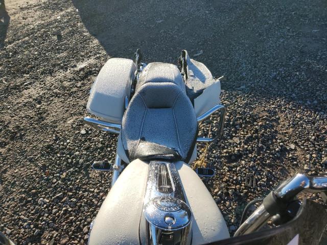 1HD1KBC13NB602576 - 2022 HARLEY-DAVIDSON FLHX WHITE photo 5