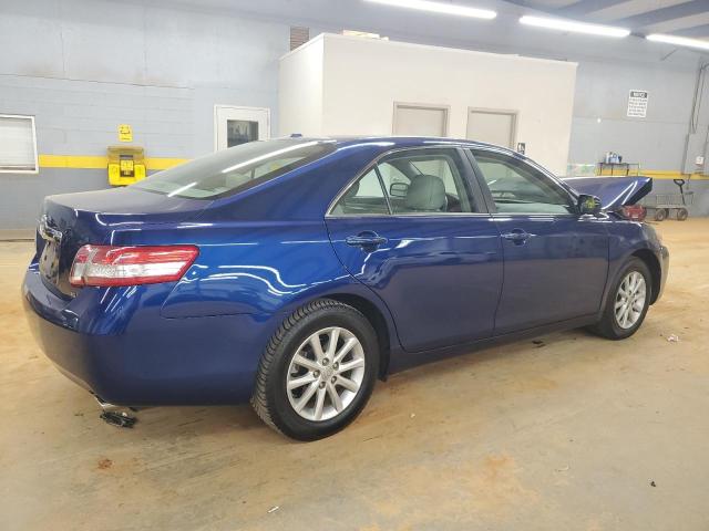 4T1BK3EK3BU615647 - 2011 TOYOTA CAMRY SE BLUE photo 3