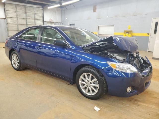 4T1BK3EK3BU615647 - 2011 TOYOTA CAMRY SE BLUE photo 4