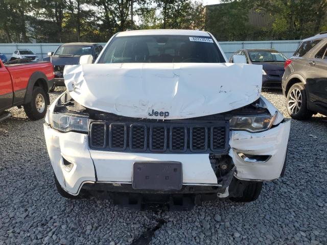 1C4RJFAG7JC299408 - 2018 JEEP GRAND CHER LAREDO Beyaz fotoğraf 5