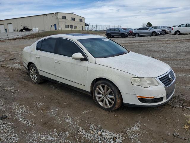 WVWJK7AN1AE076820 - 2010 VOLKSWAGEN PASSAT KOMFORT WHITE photo 4