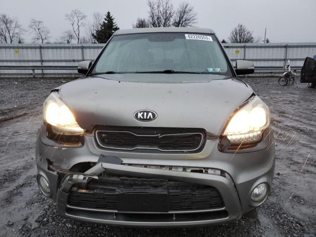 KNDJT2A66D7558989 - 2013 KIA SOUL + GRAY photo 5