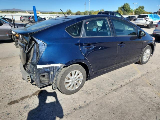 JTDKN3DU1F1918903 - 2015 TOYOTA PRIUS BLUE photo 3