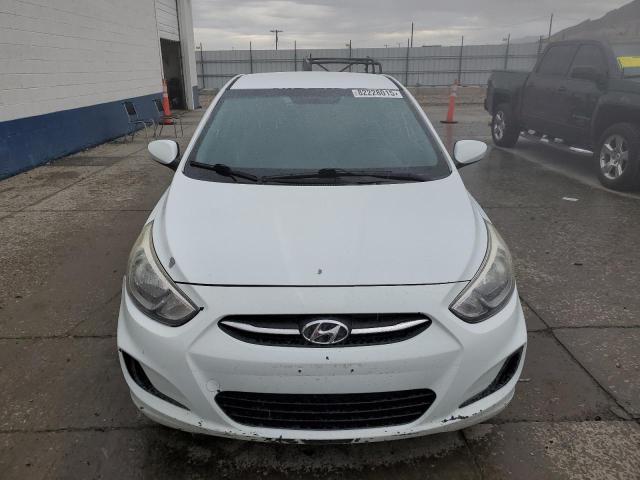 KMHCT5AE3GU248821 - 2016 HYUNDAI ACCENT SE WHITE photo 5